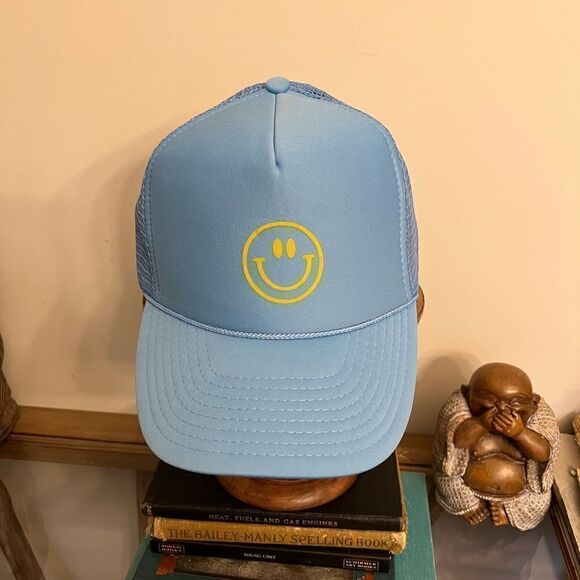 NWOT Men’s Retro smiley face trucker SnapBack. - Picture 1 of 4